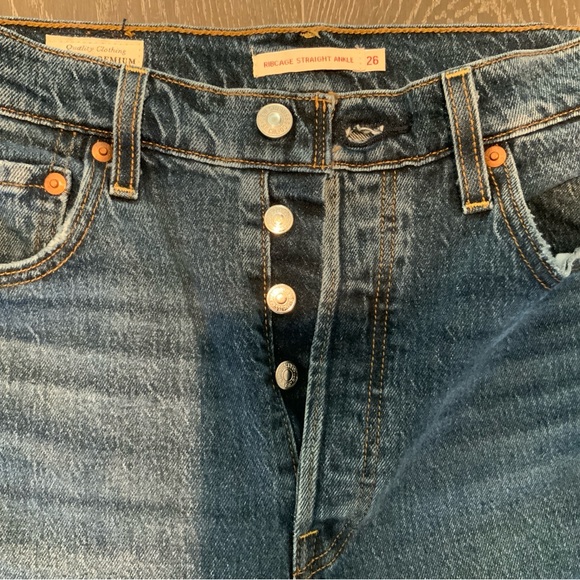 Levi’s Ribcage Jeans - Picture 4 of 6